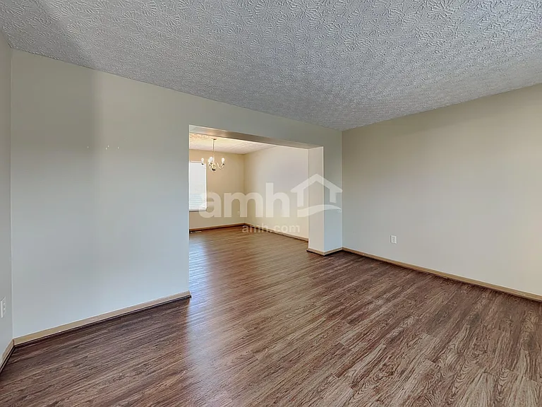 4308 Shady Meadows Dr — Photo 9