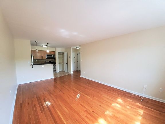 3rd image of 3580 Netherland Ave APT 2r