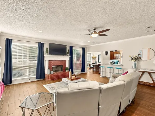 1243 Cross Creek Dr #Id1696744p, Kennedale, TX 76060