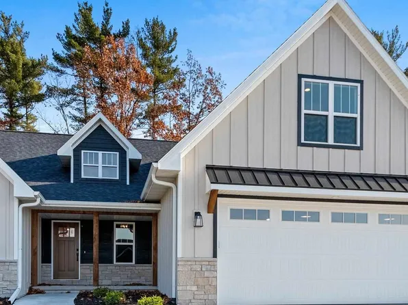 1029 Lancaster Ct, Green Bay, WI 54313