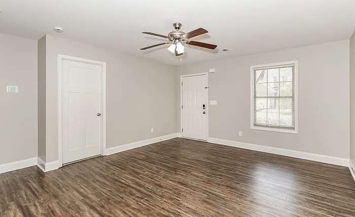 141 Colony Park Ln — Photo 5