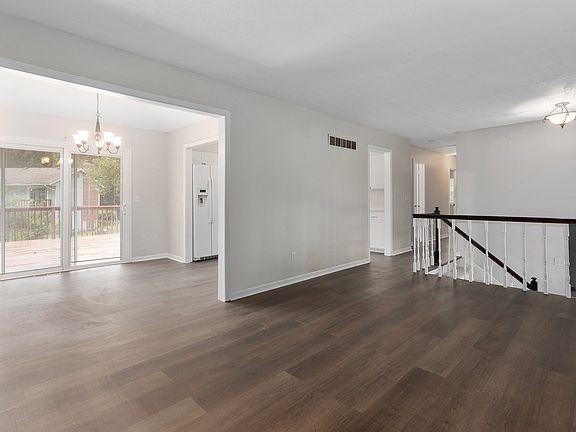 4th image of 7115 Robin Ln