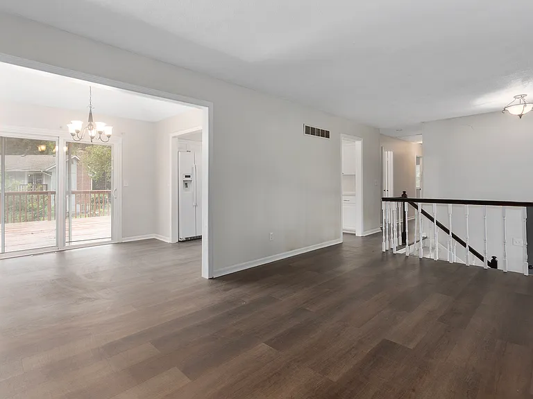 7115 Robin Ln — Photo 4