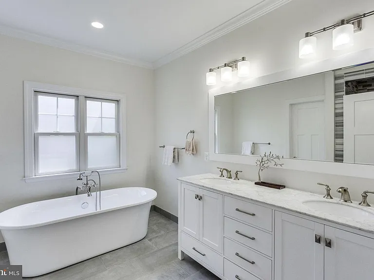 312 Pine St — Photo 12
