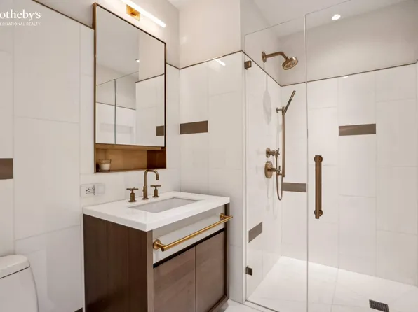 305 East 51st Street image 13 of 22