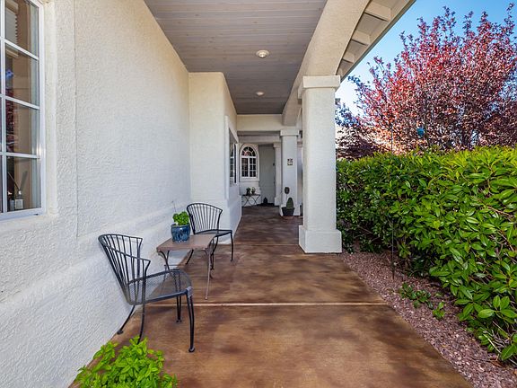 3rd image of 8955 N Valley Oak Dr