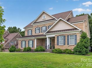 1402 Smoketree Ct, Waxhaw, NC 28173