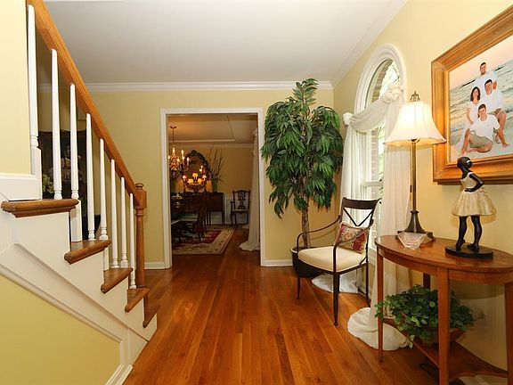 3rd image of 8297 Glenmill Ct