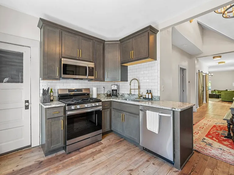 6428 Wise Ave — Photo 4