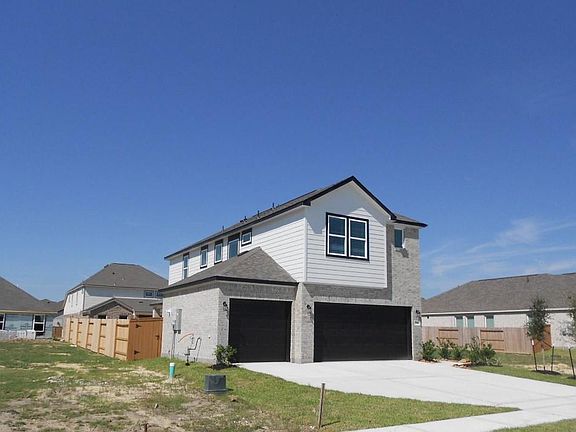 2nd image of 750 Marion Pl
