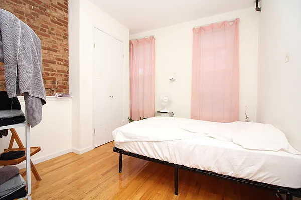 Rented by Nooklyn NYC LLC | media 29