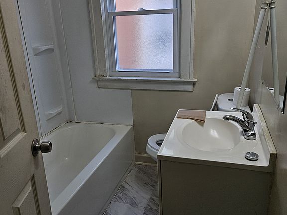 5th image of 14859 Washburn St