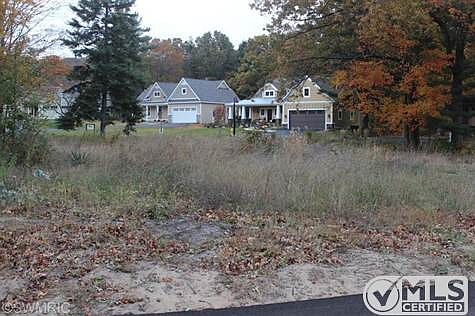 1st image of 323 Lakeshore Dr S
