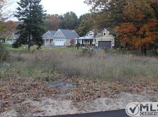 323 Lakeshore Dr S, Holland, MI 49424
