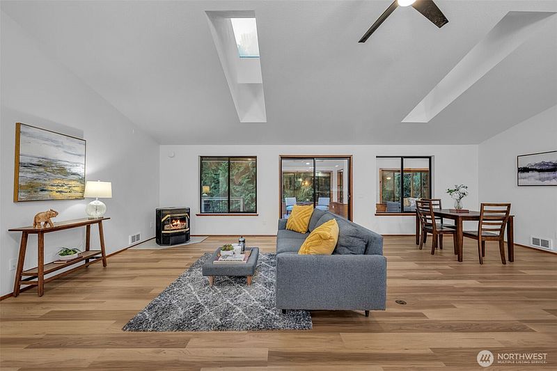 5th image of 7516 176th Street SW