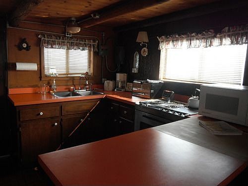 4th image of 2437 Price St