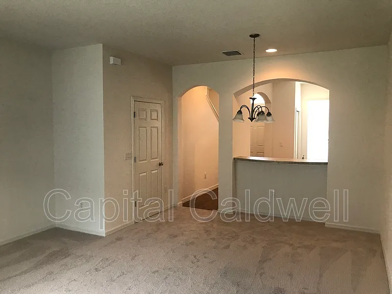 2 bed, 2.5 bath, 1128 sqft, $1,650 — Photo 4