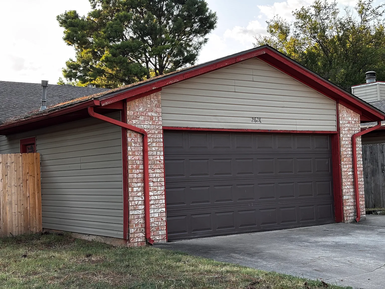 2 bed, 1065 sqft, $1,345 — Photo 2