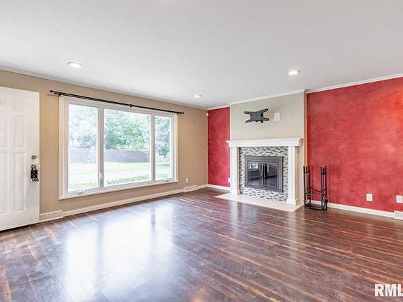 5th image of 519 E Embert Pl