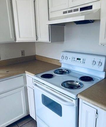 3rd image of 11002 N 15th Ave APT 3