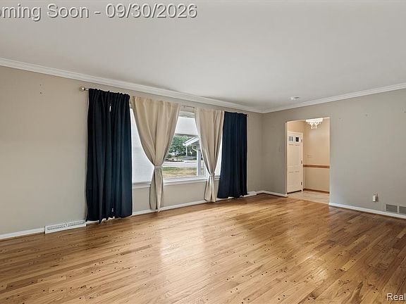 3rd image of 4753 Quarton Rd