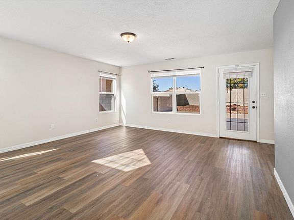 5th image of 8019 Vista Estrella Ln SW