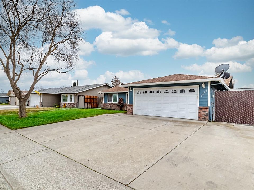1st image of 2608 Canyon Dr