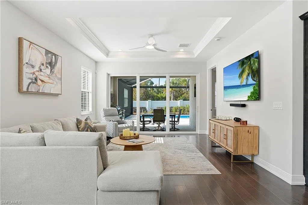 3 bed, 3.0 bath, 2435 sqft, $7,500 — Photo 3