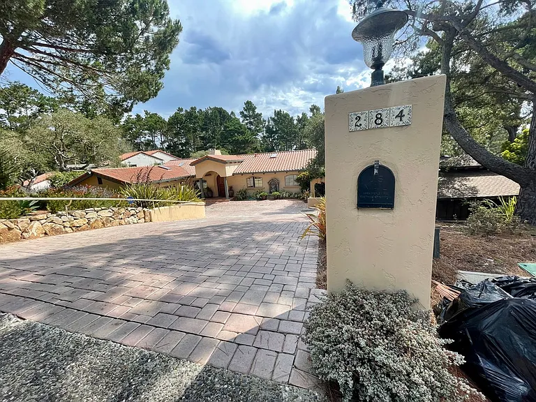 284 Forest Ridge Rd — Photo 1