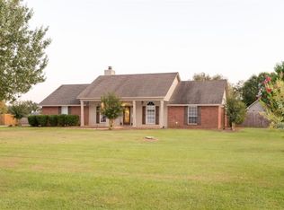 1315 W Parks Rd, Raymond, MS 39154