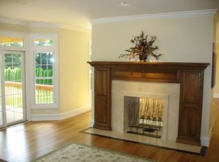 35 Sheffield Ln, Oak Brook, IL