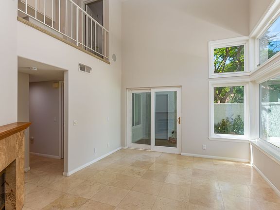 2nd image of 1047 Windmill Ln