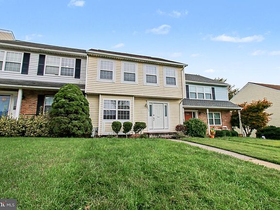 3rd image of 1443 Landis Cir