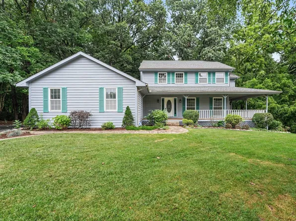 433 Brookshire Ct, Valparaiso, IN 46385