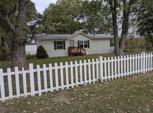 7529 Beach Dr, Odessa, MO 64076