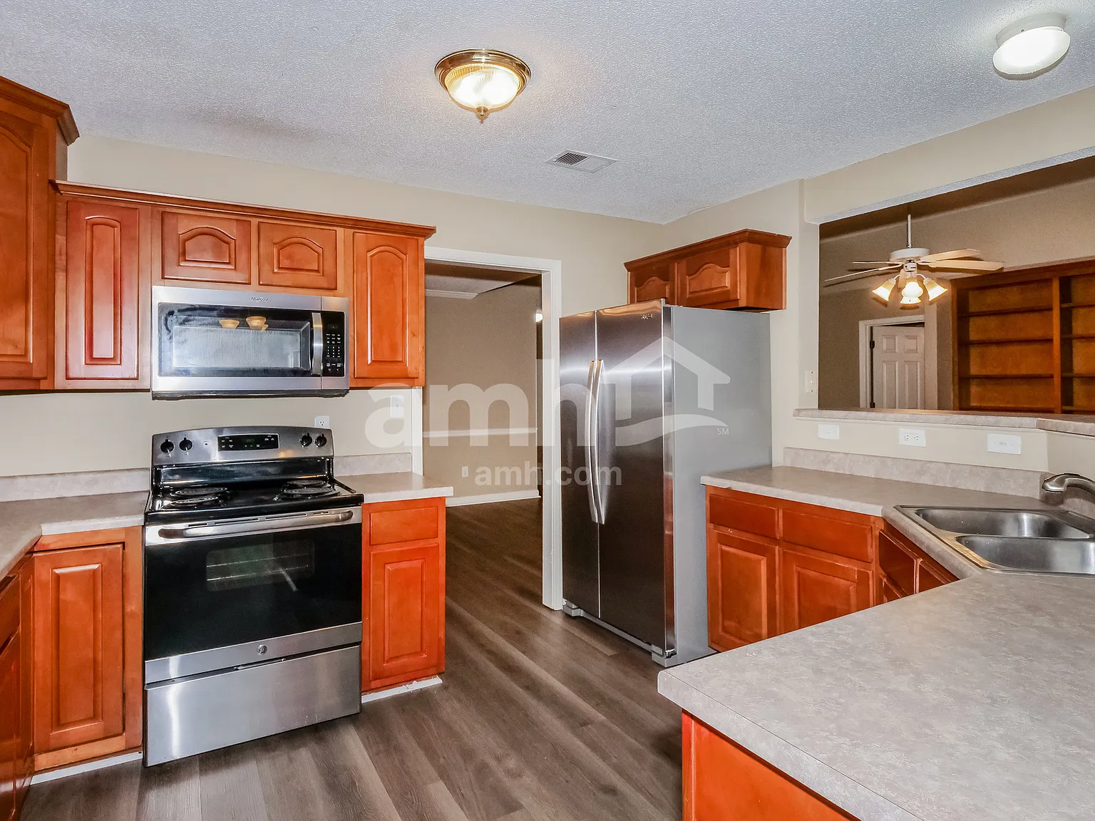 5 bed, 3.0 bath, 2435 sqft, $2,410 — Photo 4
