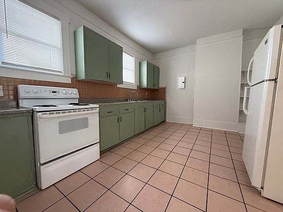 2nd image of 213 S Cedar Ave APT 5