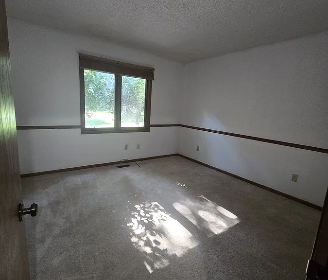 1268 Oakhampton Rd — Photo 12