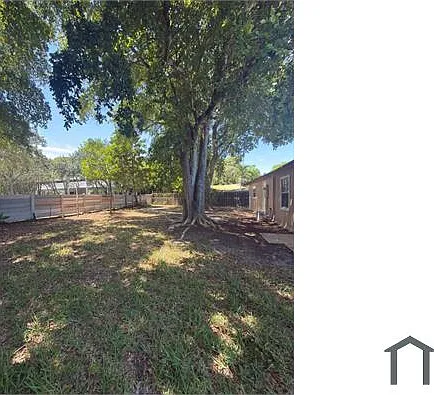 7911 NW 75th Ave — Photo 14