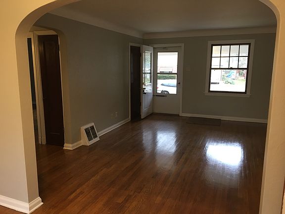 5th image of 261 S Barat Ave