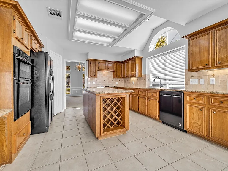 3827 Bratton St — Photo 13