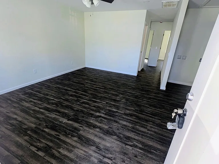110 Broadway St — Photo 3