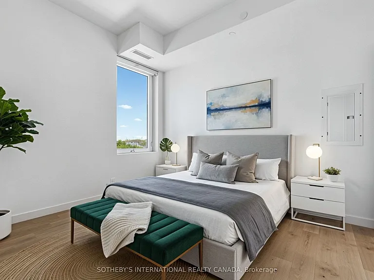1050 Eastern Ave #Penthouse 1701 — Photo 18