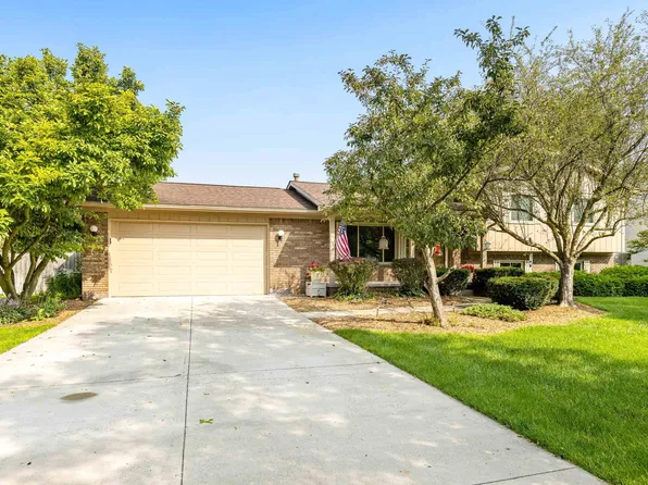 7113 Chapel View Dr, Clarkston, MI 48346