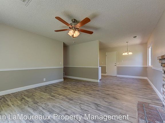 3rd image of 424 Delta Dr