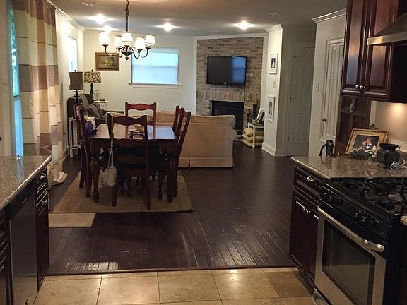 2nd image of 105 Eve St