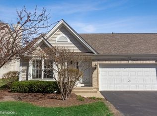 1132 E Danbury Dr #4A, Cary, IL 60013