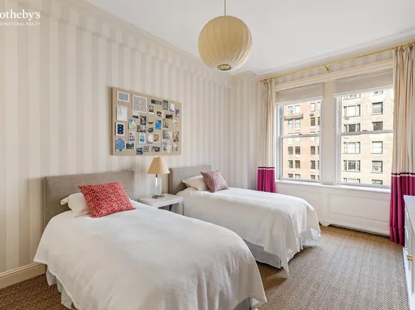 930 Park Avenue image 11 of 17