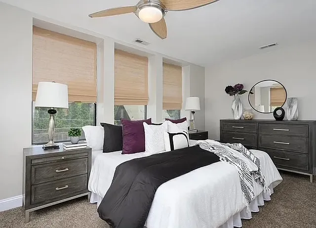 5345 Pershing Ave #2B — Photo 9