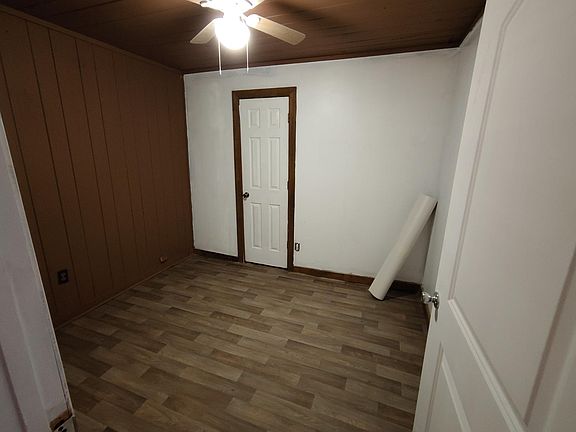 3rd image of 860 Artic Cir #3